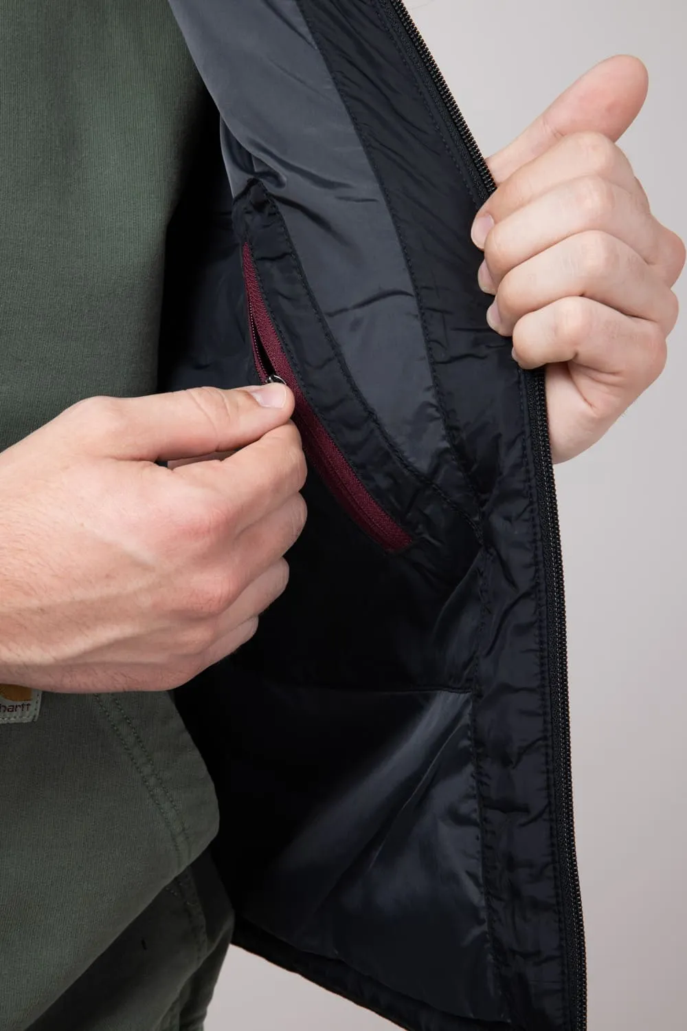 Carhartt Light Weight Insulated Vest for Men in Black | 102286-001 BLK
