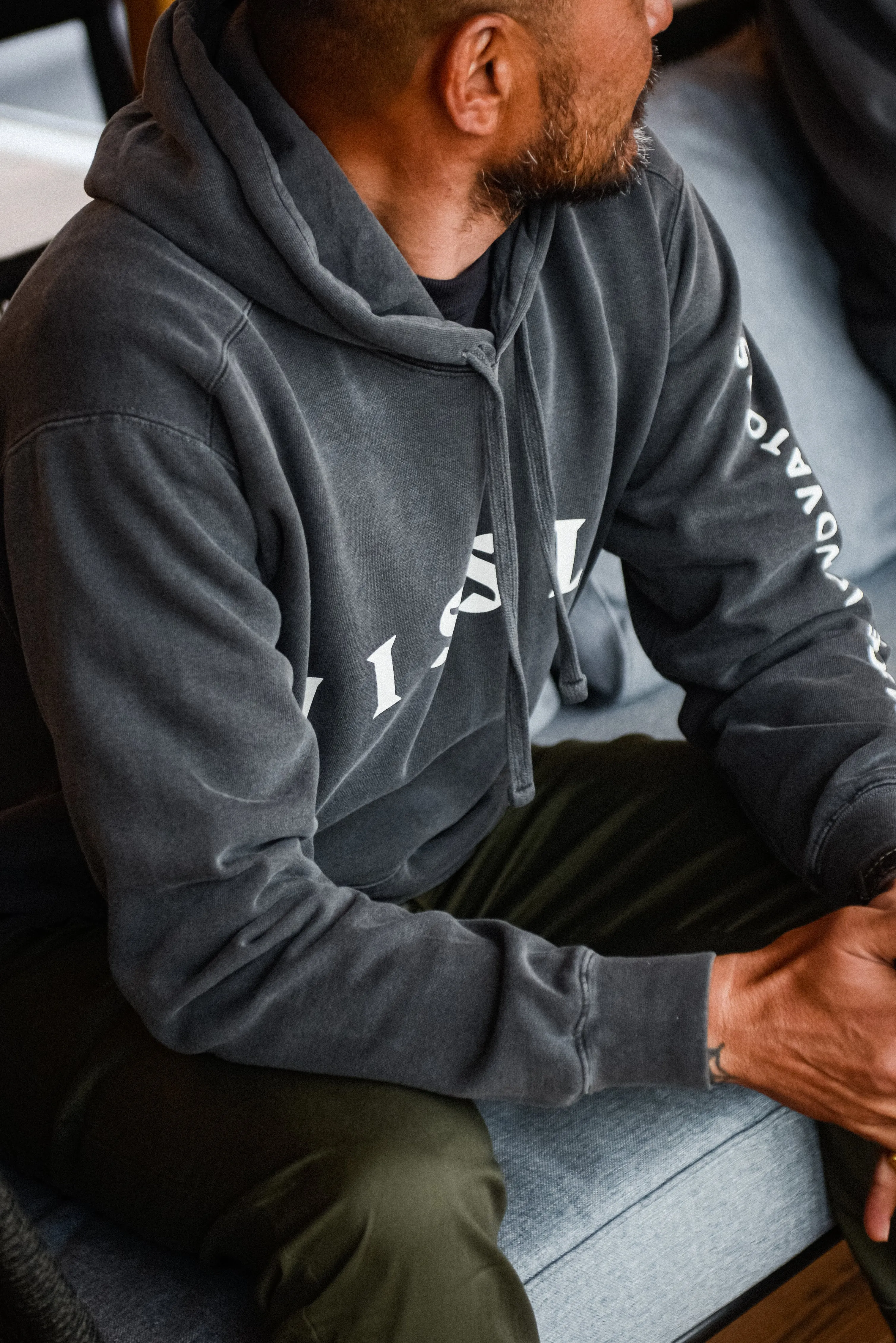 VISSLA フーディー01