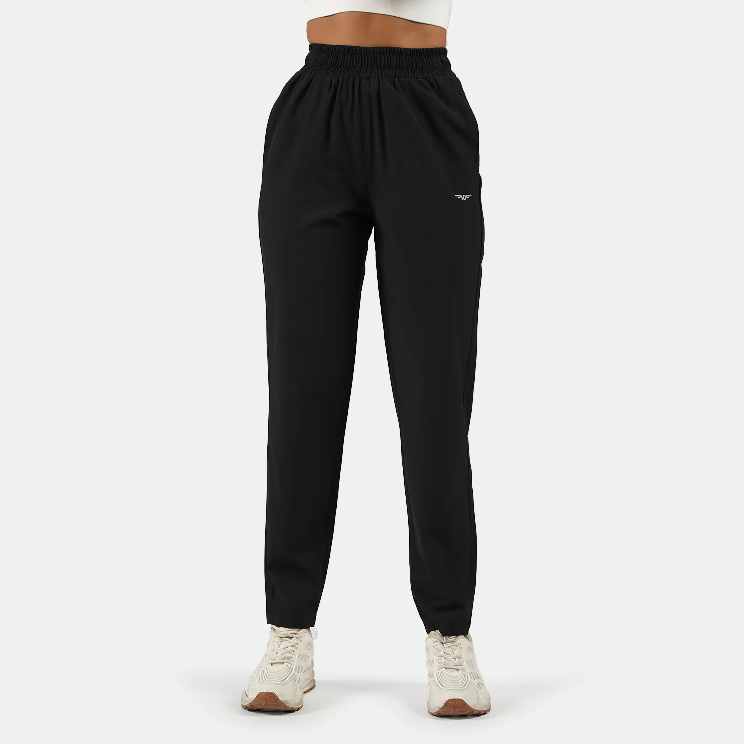 WOMEN GO-BEYOND TRAINING PANT (BLACK)