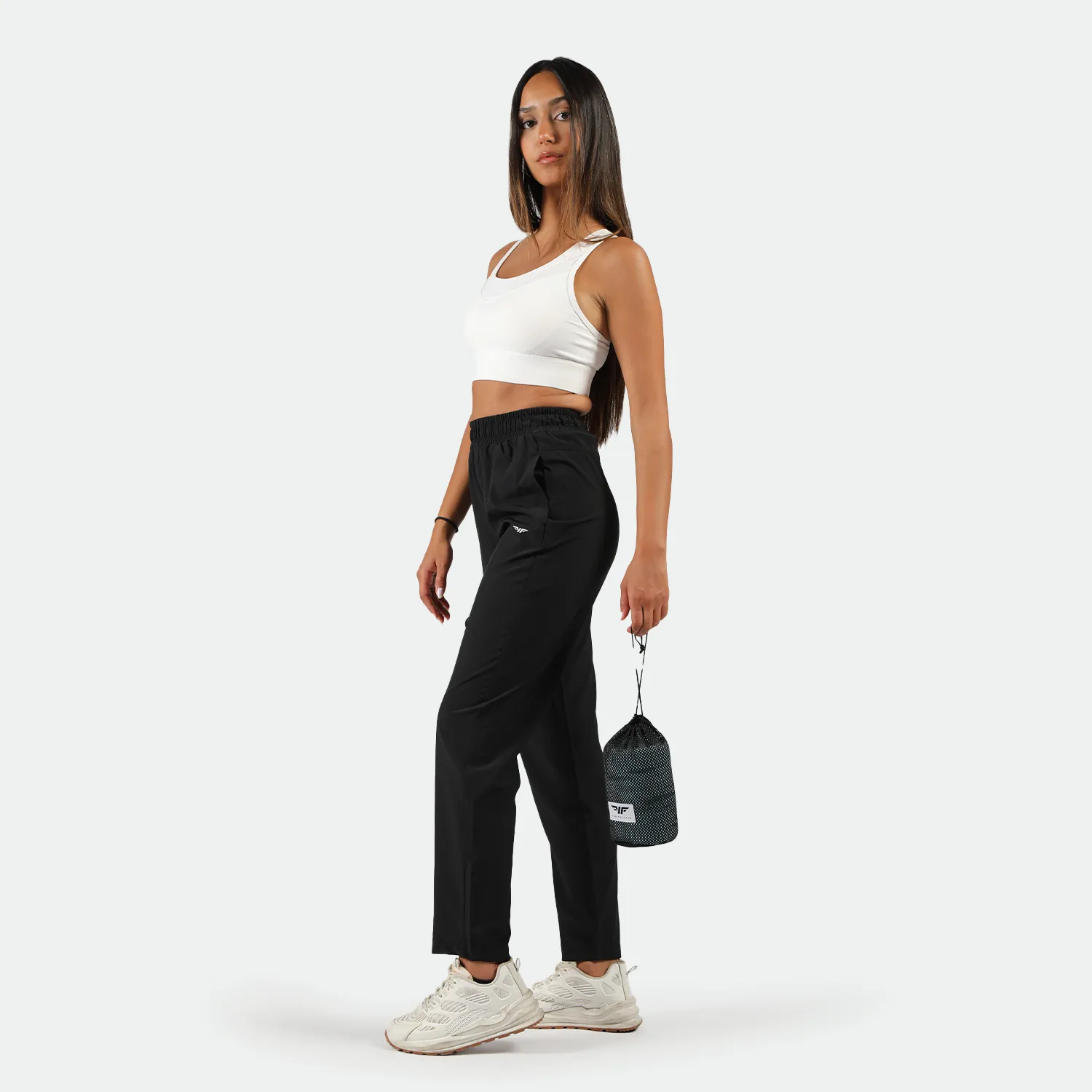 WOMEN GO-BEYOND TRAINING PANT (BLACK)
