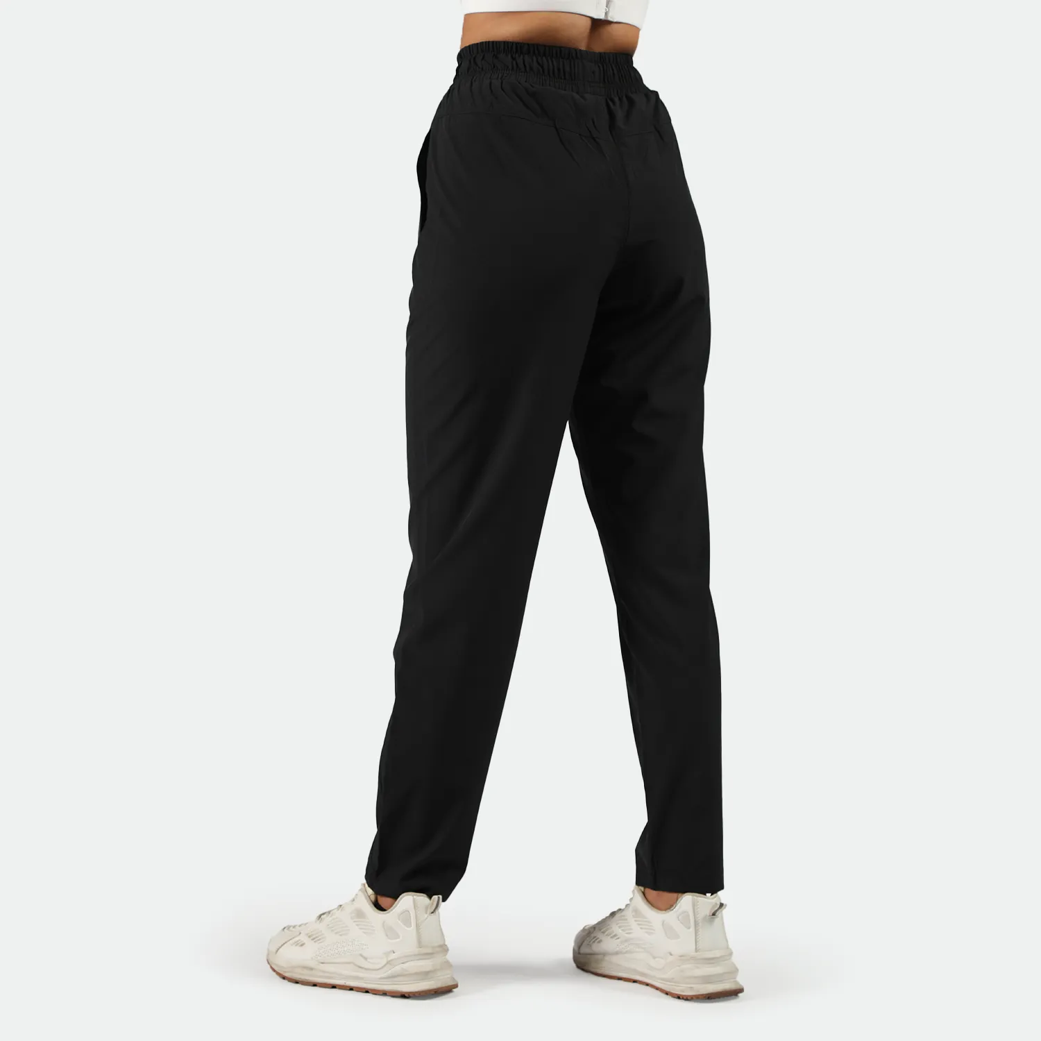 WOMEN GO-BEYOND TRAINING PANT (BLACK)